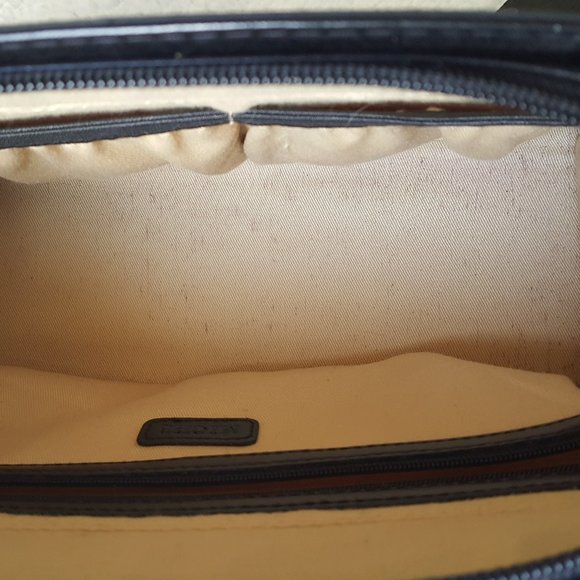 Miche Black Base Purse, 5 covers, and Handles - Picture 6 of 9